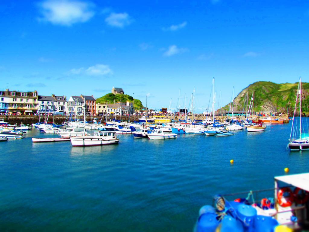 Hele Valley Holiday Park Ilfracombe Bagian luar foto