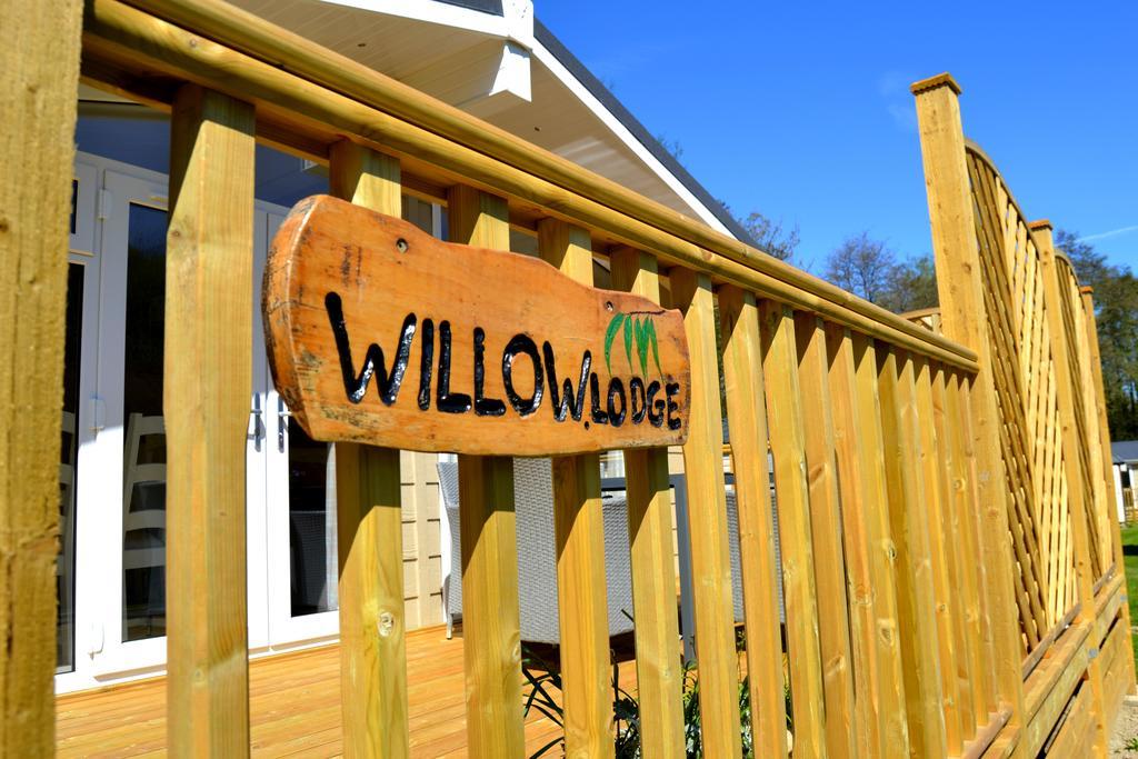 Hele Valley Holiday Park Ilfracombe Bagian luar foto