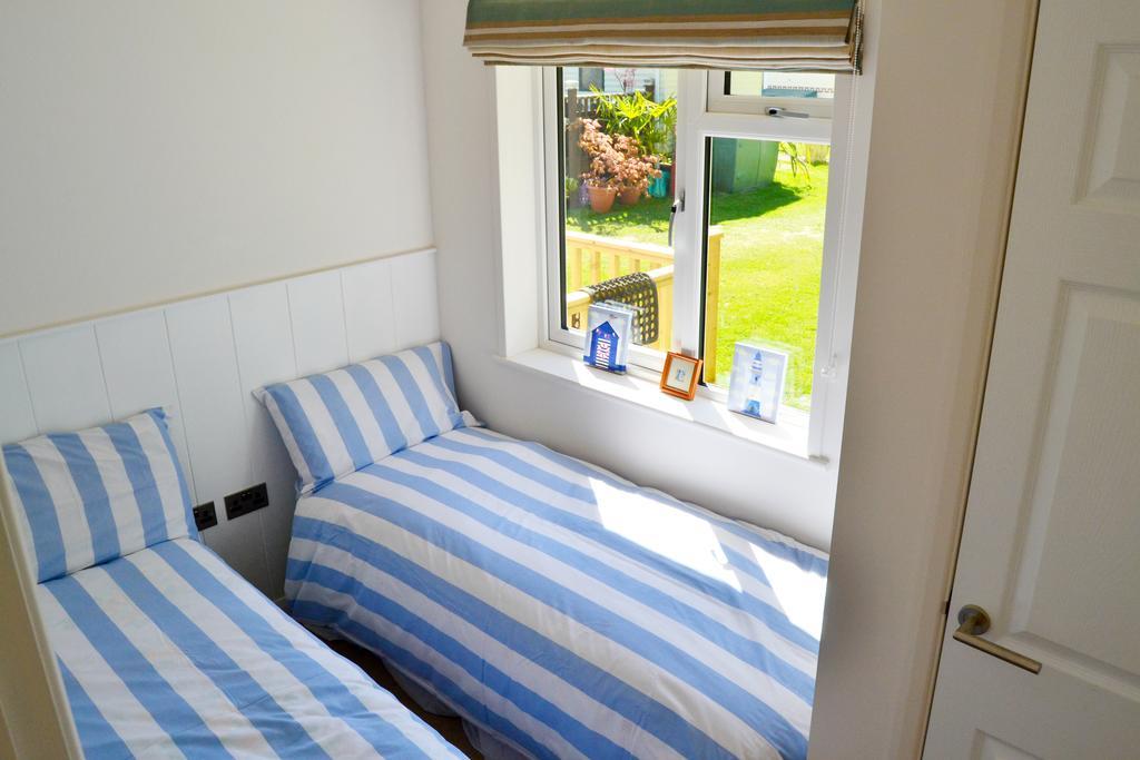 Hele Valley Holiday Park Ilfracombe Bagian luar foto