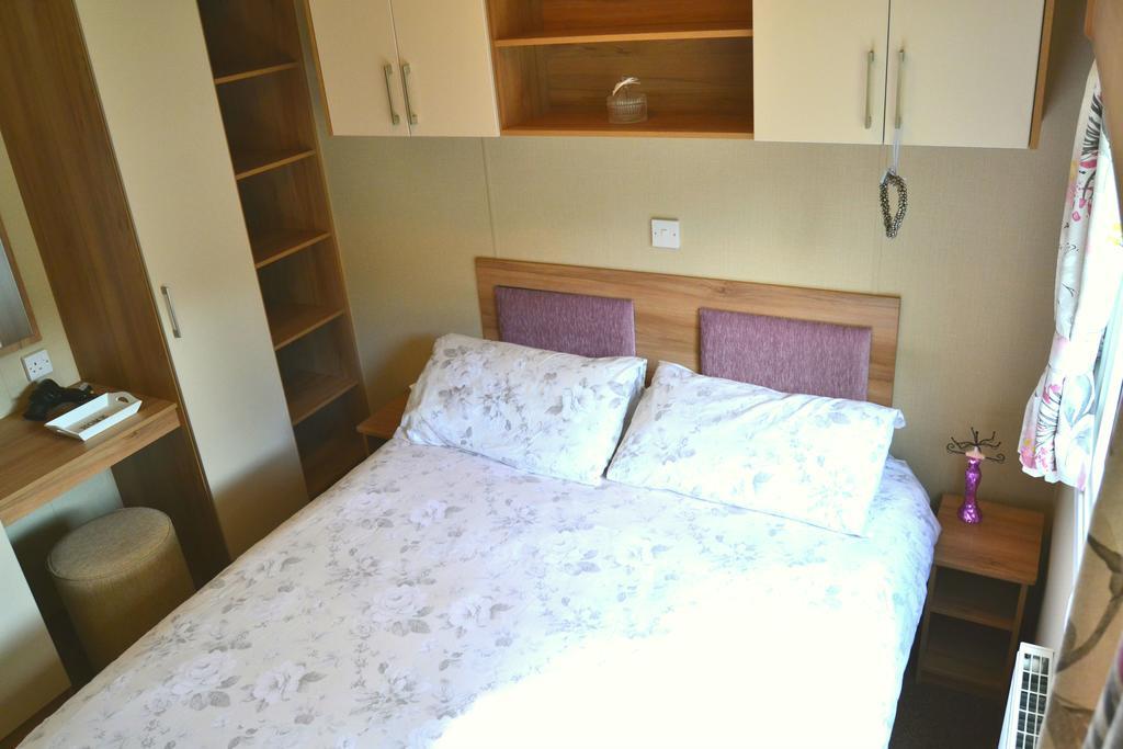 Hele Valley Holiday Park Ilfracombe Bagian luar foto
