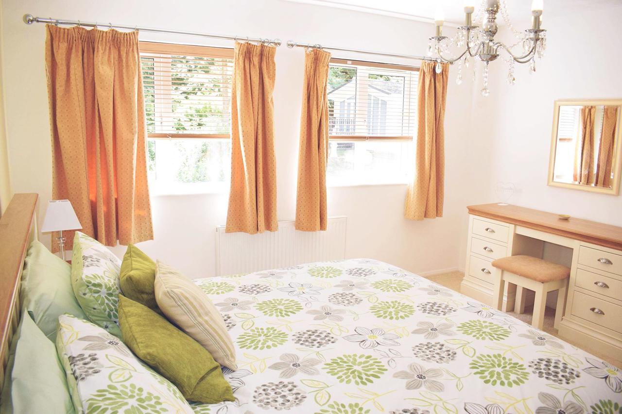Hele Valley Holiday Park Ilfracombe Bagian luar foto
