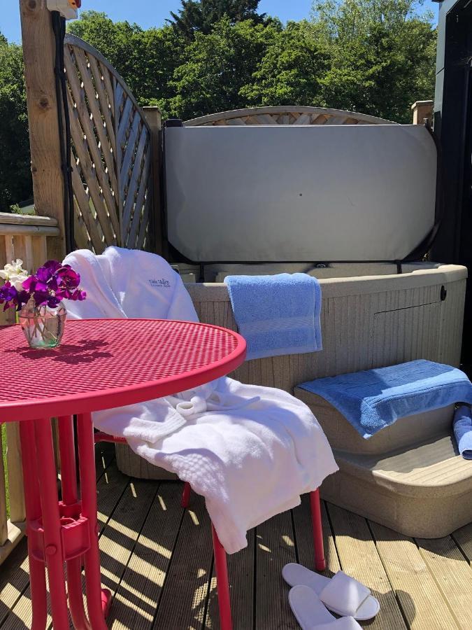 Hele Valley Holiday Park Ilfracombe Bagian luar foto