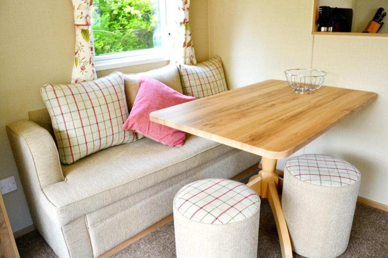 Hele Valley Holiday Park Ilfracombe Bagian luar foto